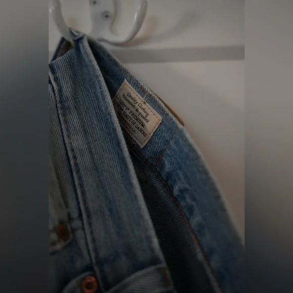 LEVIS 501 Stonewash Jeans - Picture 4 of 4